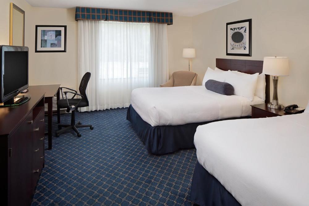 Double Room with Pool View interior